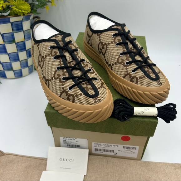 Men’s Gucci, jumbo GG low top sneaker size 10.5 made in Spain - Picture 1 of 9